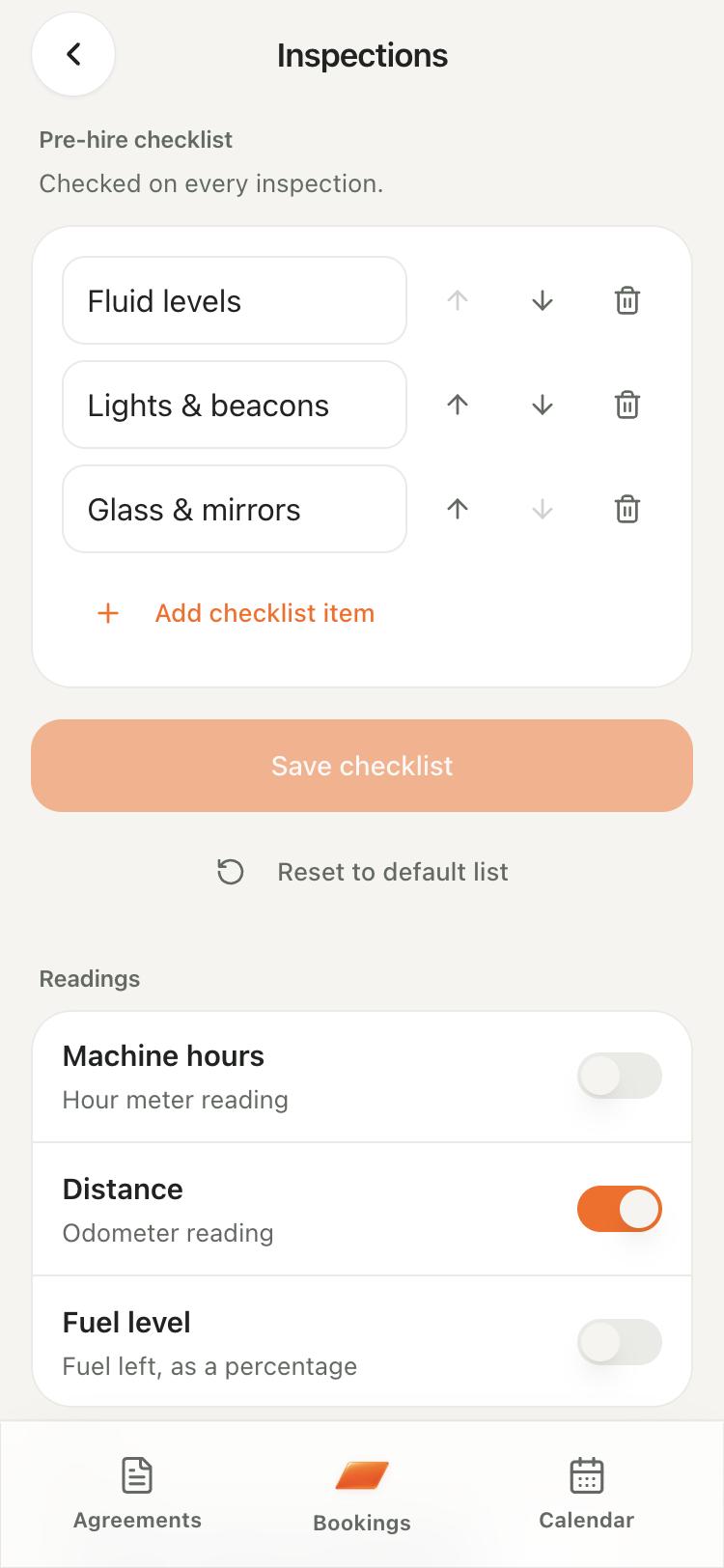Signd inspection settings with checklist items for fluids, lights and mirrors, plus machine hours, distance and fuel readings.